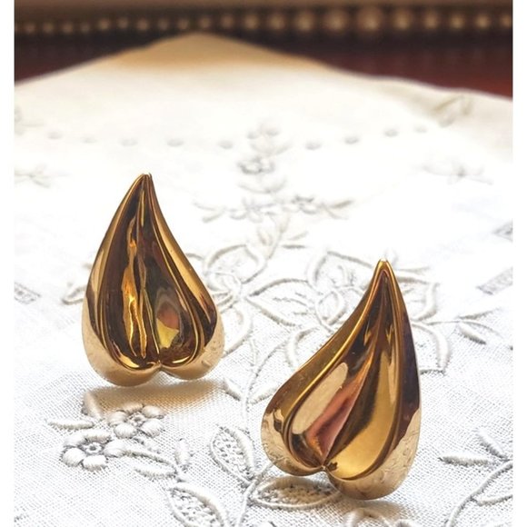 Vintage Gold Heart Leaf Earrings - Picture 6 of 10